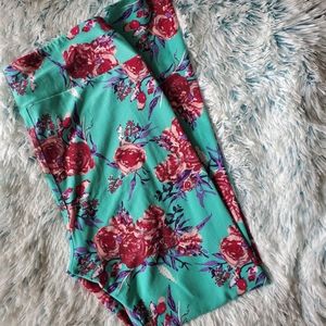 Lularoe leggings TC teal with floral pattern